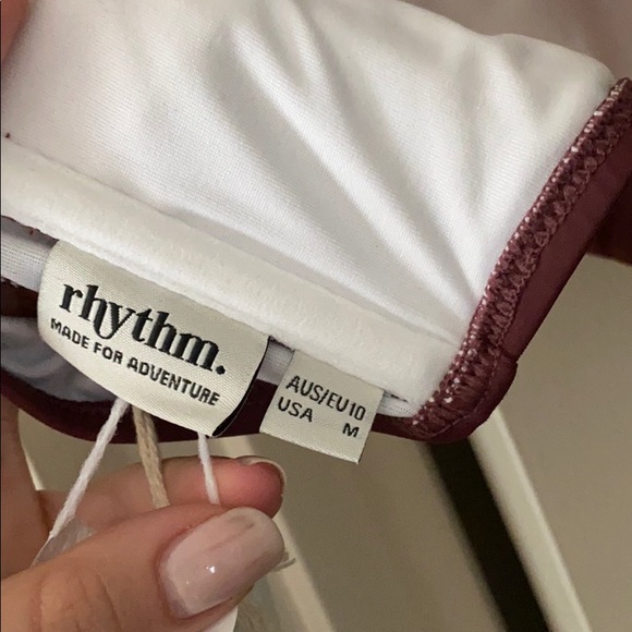 THE CUTEST bathing suit top - Picture 3 of 3